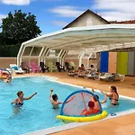 4 Etoiles - Piscine - Eed0fi Kamp alanı *