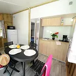 4 Etoiles - Piscine - Eed0fi Kamp alanı Thégra