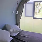 Kamp alanı 4 Etoiles - Piscine - Eed0fi Thégra