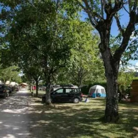 4 Etoiles - Piscine - Eed0fi Kamp alanı *