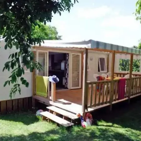 4 Etoiles - Piscine - Eed0fi *