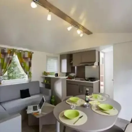 4 Etoiles - Piscine - Eed0fi 캠프장 테그라