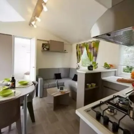 4 Etoiles - Piscine - Eed0fi