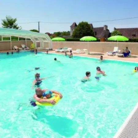 4 Etoiles - Piscine - Eed0fi Kamp alanı *