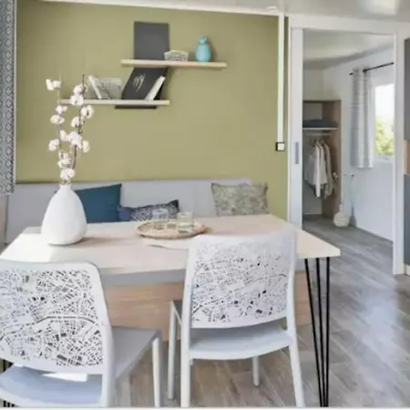 4 Etoiles - Piscine - Eed0fi *