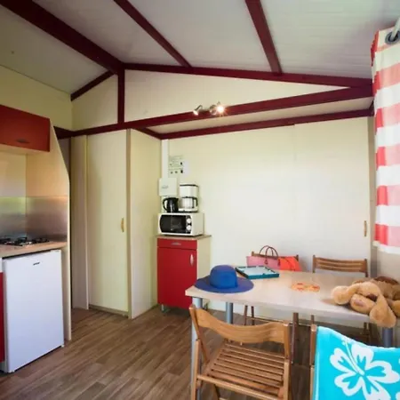 4 Etoiles - Piscine - Eed0fi *