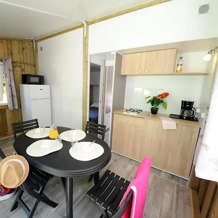 4 Etoiles - Piscine - Eed0fi Kamp alanı Thégra