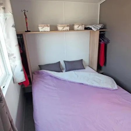 4 Etoiles - Piscine - Eed0fi Kamp alanı