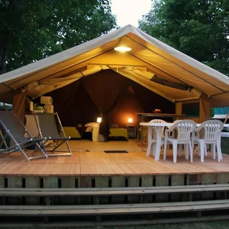 4 Etoiles - Piscine - Eed0fi *