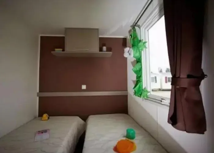 4 Etoiles - Piscine - Eed0fi *