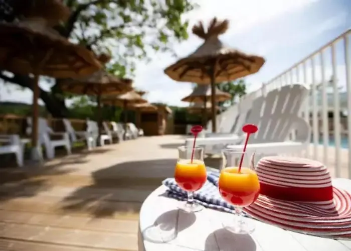 4 Etoiles - Piscine - Eed0fi *