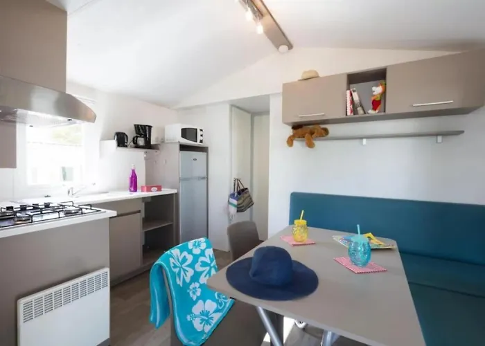 4 Etoiles - Piscine - Eed0fi Kemp